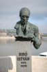 Bibó István szobra